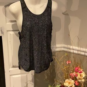 Lululemon black with white speckles tank top Size 4